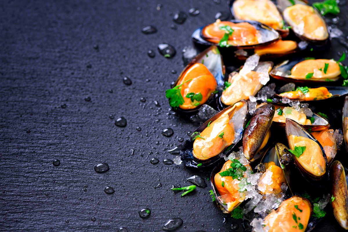 Cozze gratinate: la ricetta completa di un antipasto di mare che conquista tutti